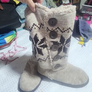MUK LUKS EUC WOMENS SZ 9 AL A MODE SNOWFLAKE PRINT KNITTED BOOTS